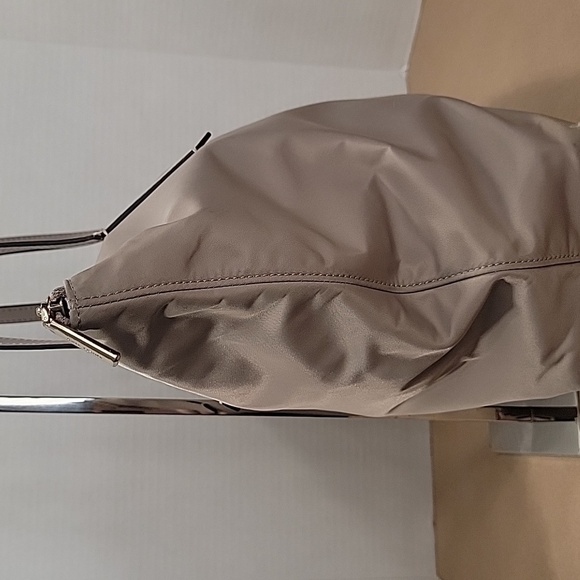 Kate Spade S362 Large Nylon Tote. Light Beige / Greige / Taupe. Used Condition. - Picture 4 of 16